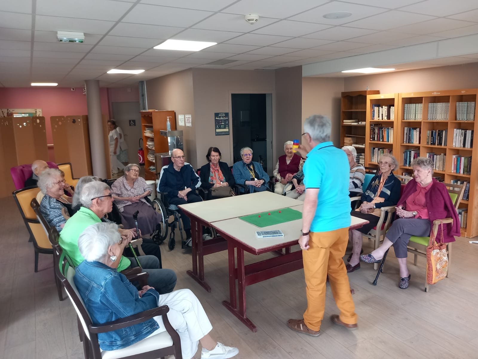 Activité magie  - EHPAD les Bégonias - 03072023
