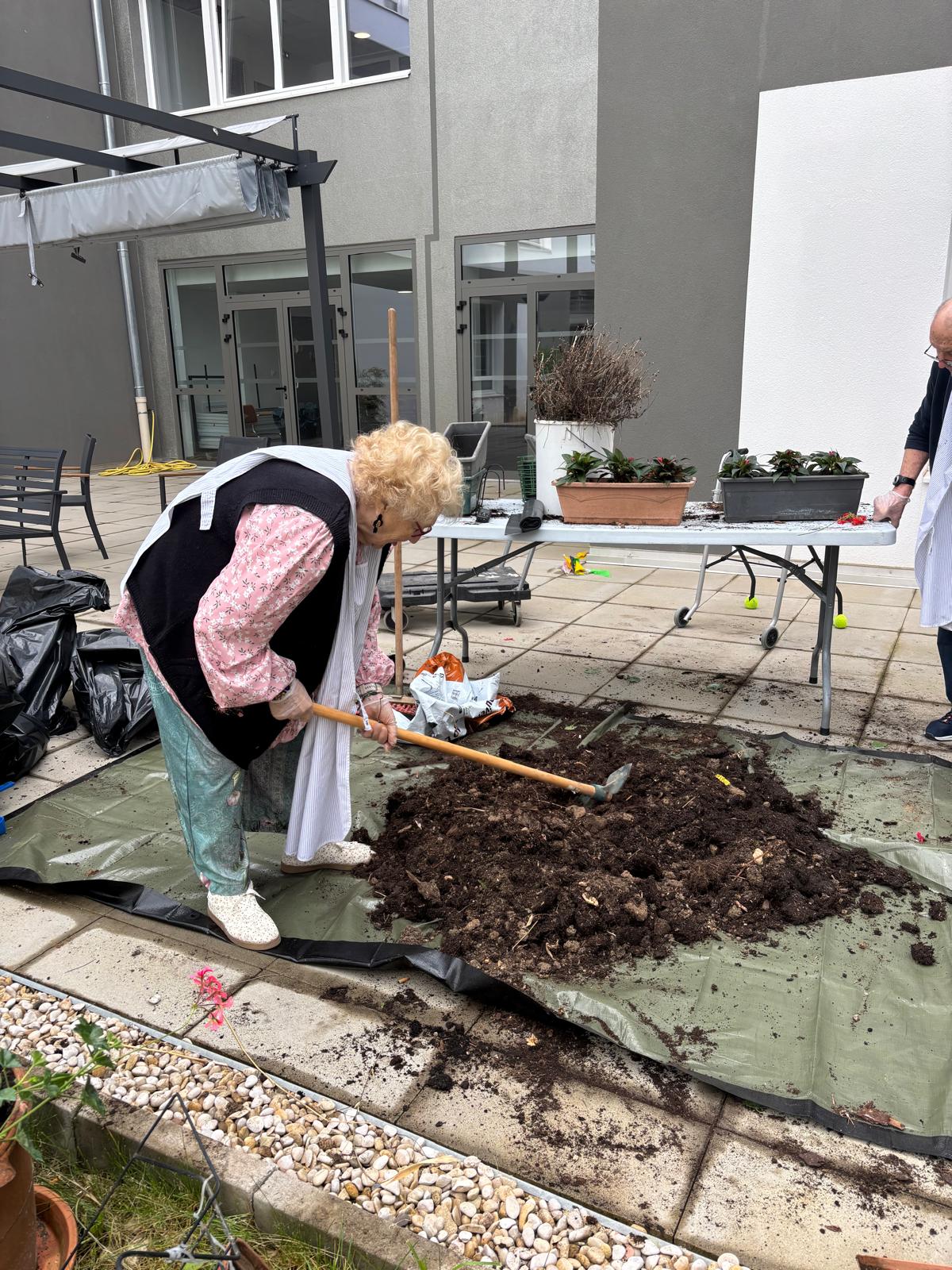 Jardinage aux Jardins Voltaire 07052026