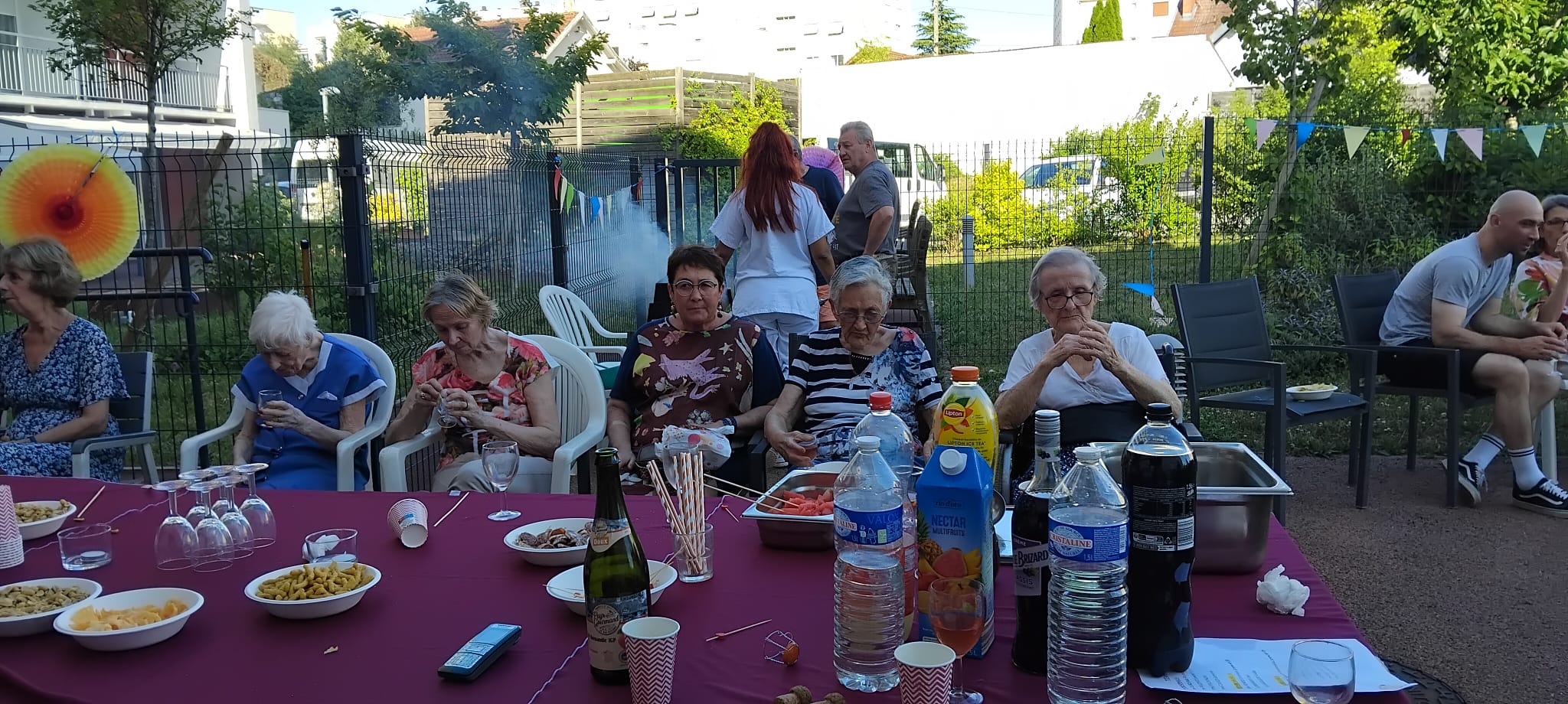 Barbecue des  familles à l'Unité Protégée des Bégonias 