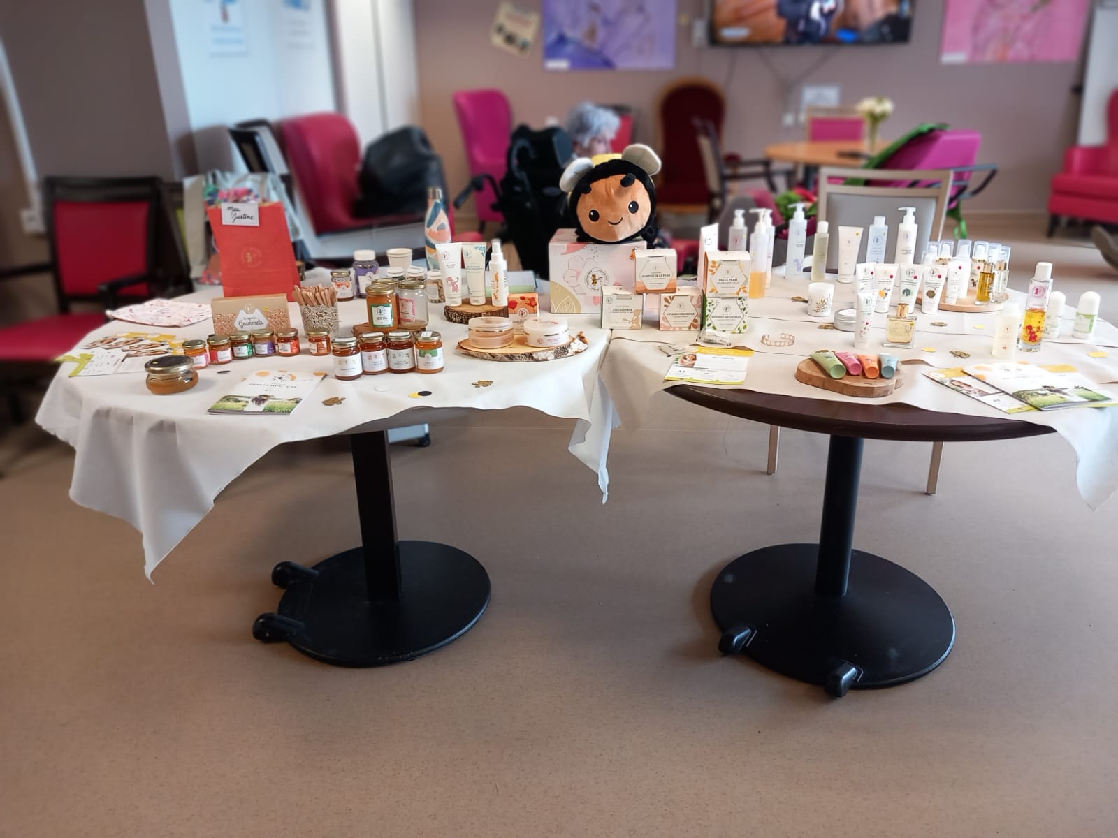 Vente de vêtements, cosmétiques et produits artisanaux - 10 juin 2023