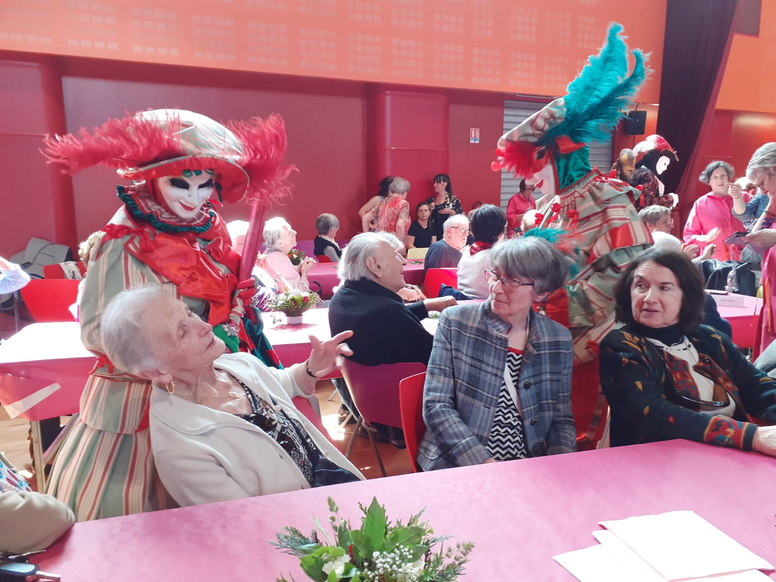 Après-midi récréative offerte par les Blouses roses - 220524