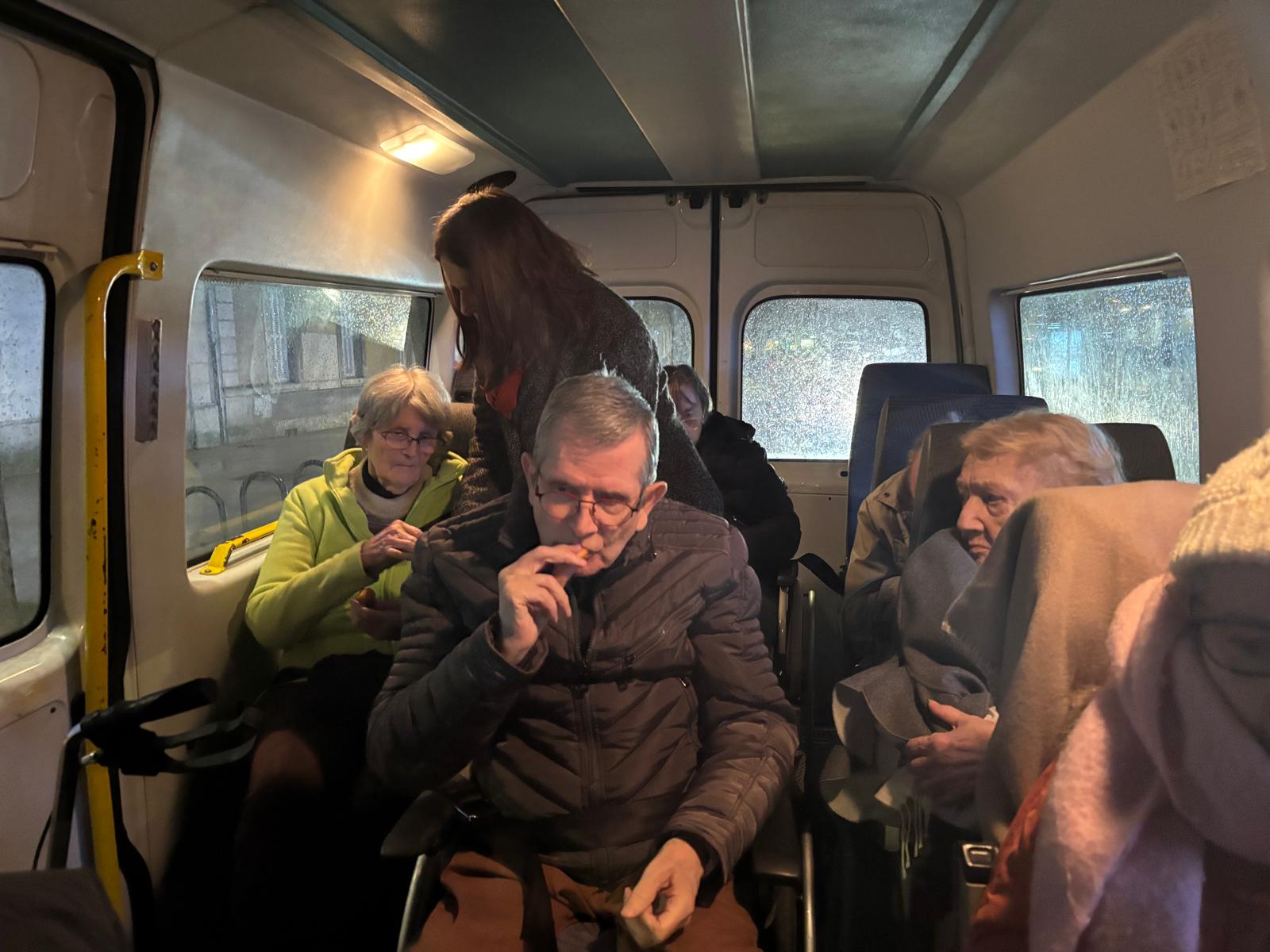 Sortie organisée avec les résidents des Jardins Voltaire pour aller admirer les illuminations du centre-ville décembre 2025