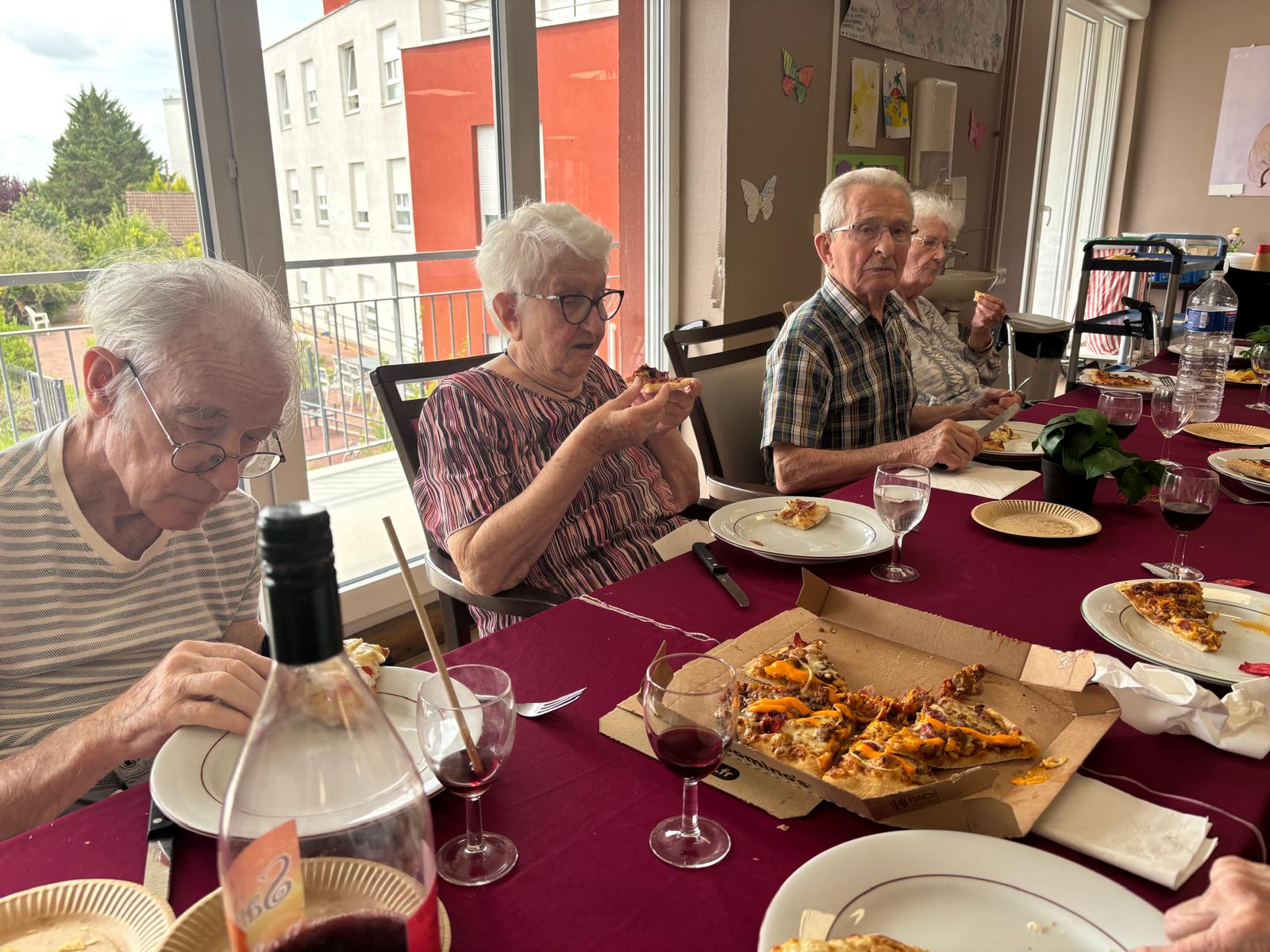 Repas convivial entre les EHPAD des Bégonias et des Jardins Voltaire  Mardi 5 août 2025