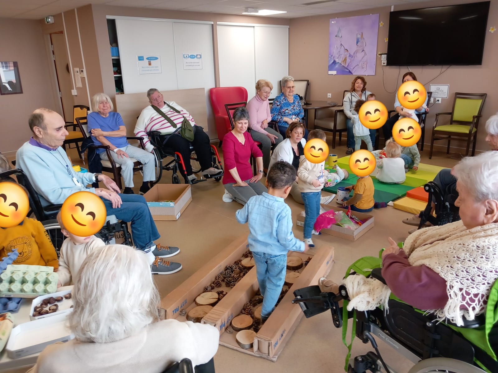 Des enfants en bas âge (0 à 3 ans) à la rencontre des résidents des Bégonias (Relais Assistantes Maternelles Mansart) - 300424