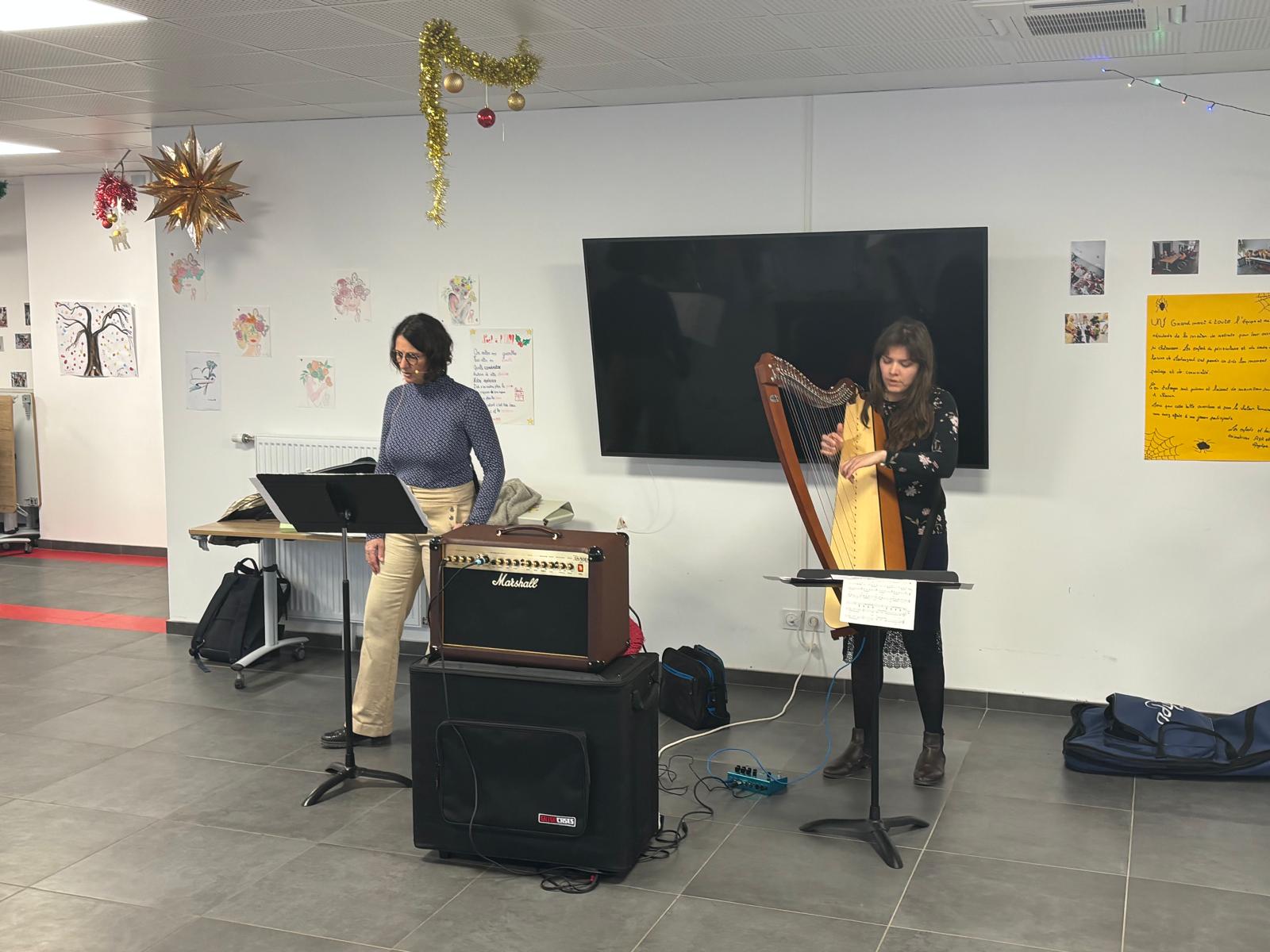 Musique avec Nathalie et Lyse